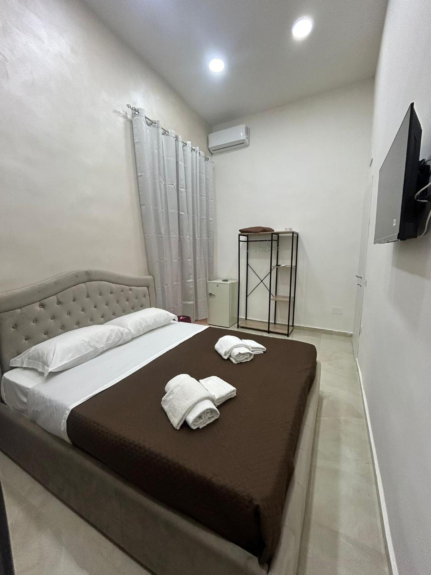 Luxury Rooms Carbonara 95 Naples Luaran gambar
